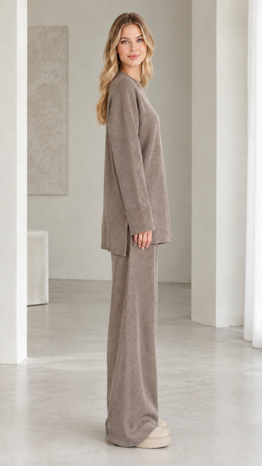 Side profile view of model wearing taupe ribbed knit lounge set